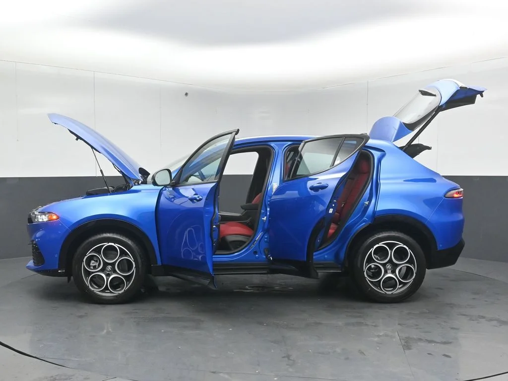 New 2026 Misano Blue Metallic Exterior Paint Alfa Romeo Base image 53