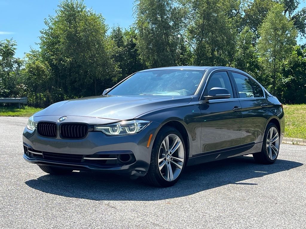 Used 2018 Mineral Grey Metallic BMW 330i xDrive image 3