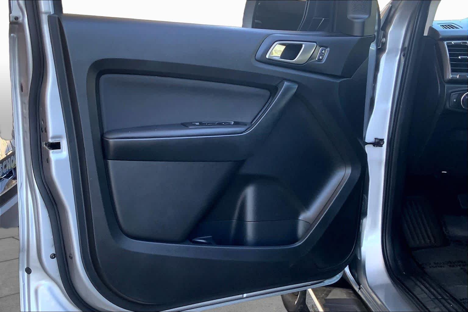 Used 2022 Iconic Silver Ford XLT image 21