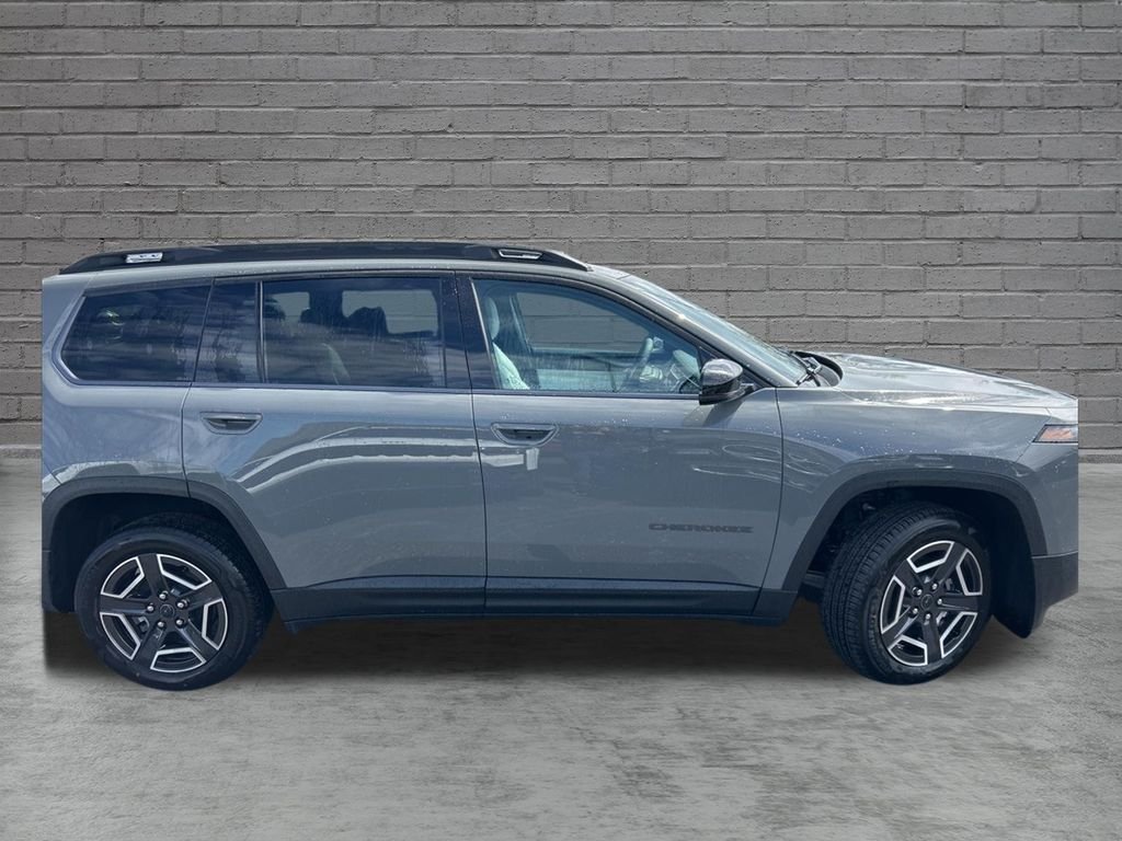 New 2026 Sting-Gray Clear-Coat Exterior Paint Jeep Limited image 10