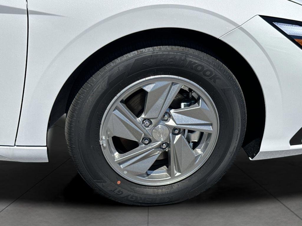 New 2026 Serenity White Hyundai SE image 7