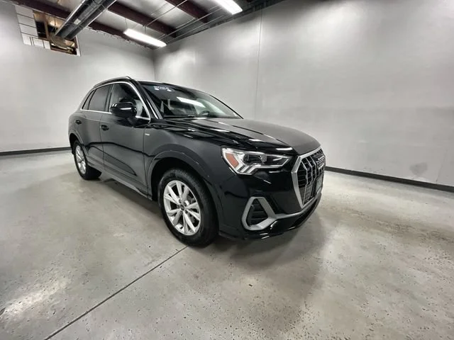 Certified Used 2024  Audi S line Premium image 2