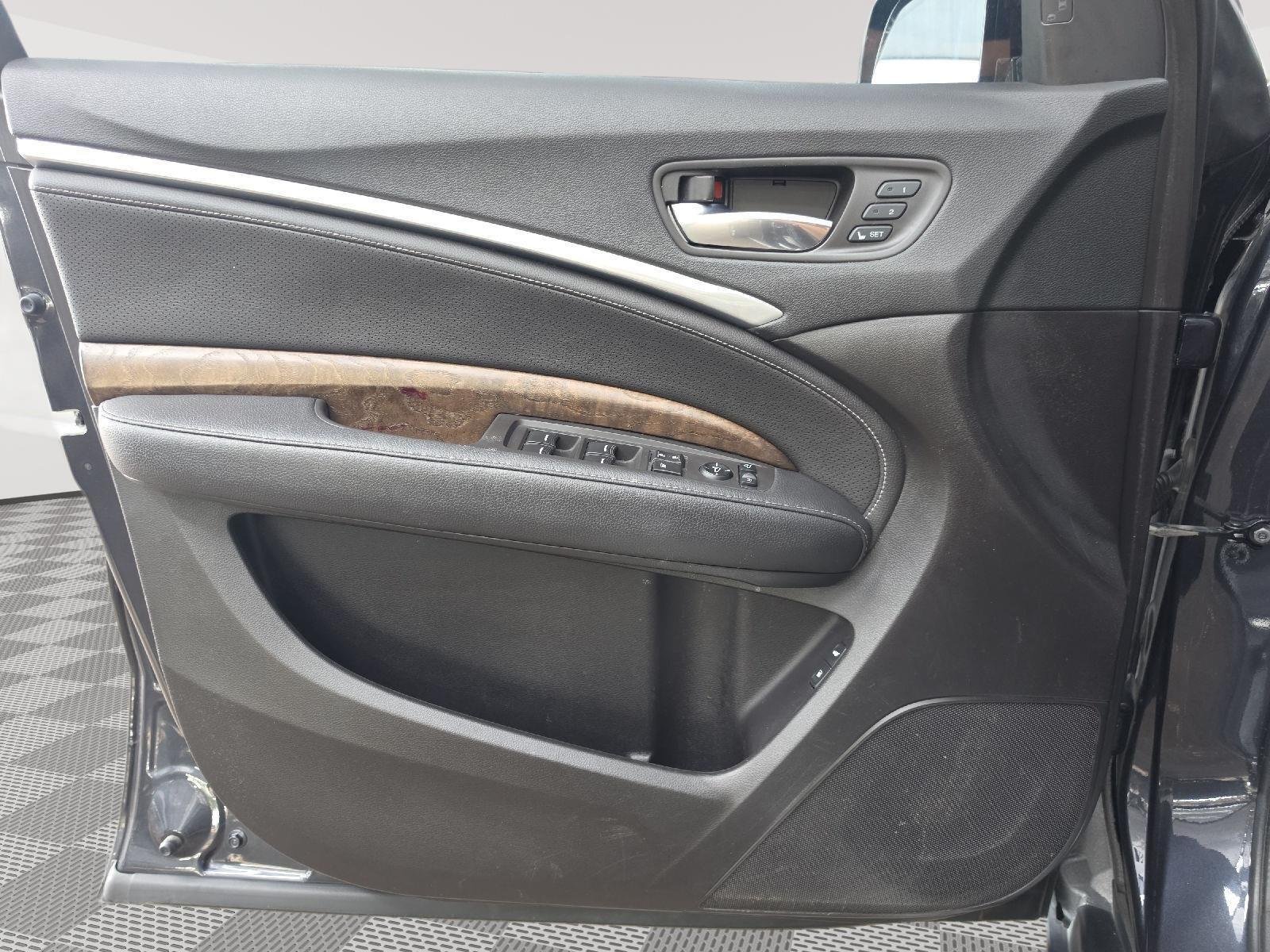 Used 2019 Gunmetal Metallic Acura w/Tech image 23