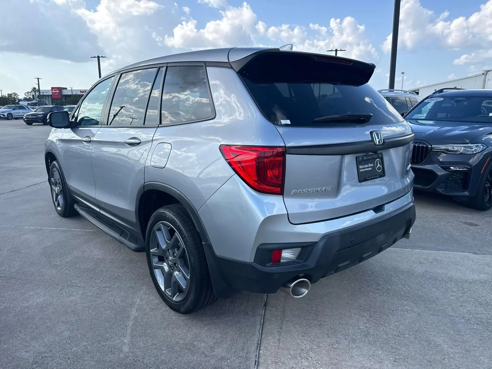 Used 2023 Silver Honda EX-L image 7