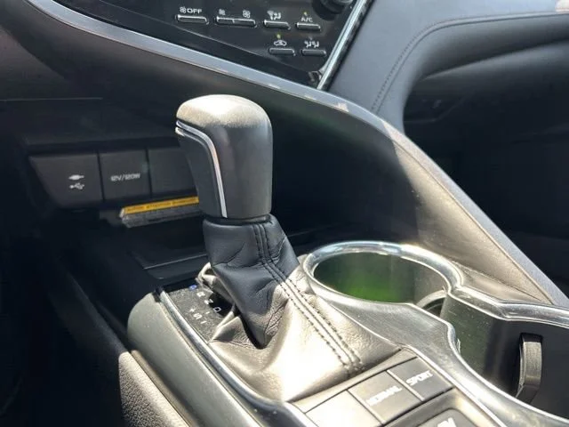 Used 2018 Gray Toyota XLE image 41