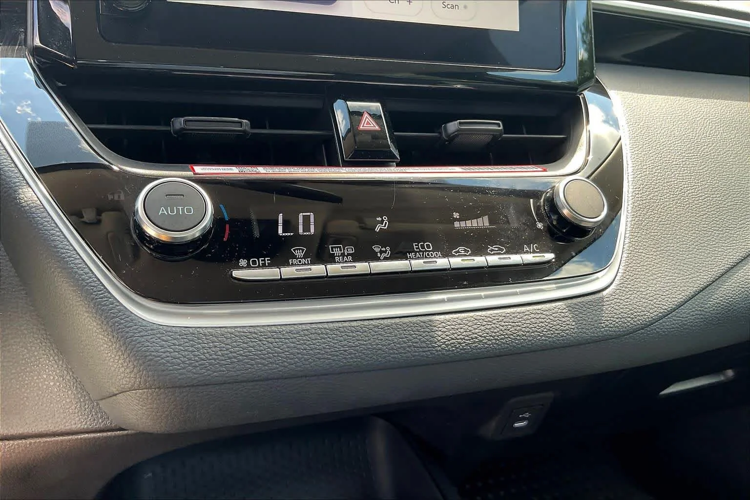 Used 2026 Ice Cap Toyota LE image 33