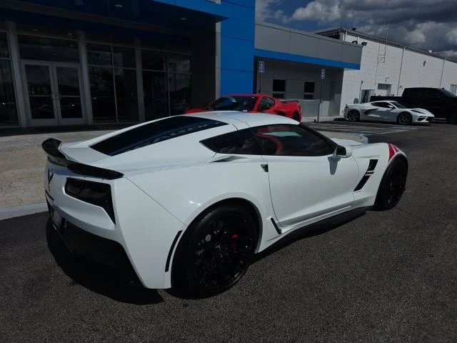 Used 2019 White Chevrolet Grand Sport image 7