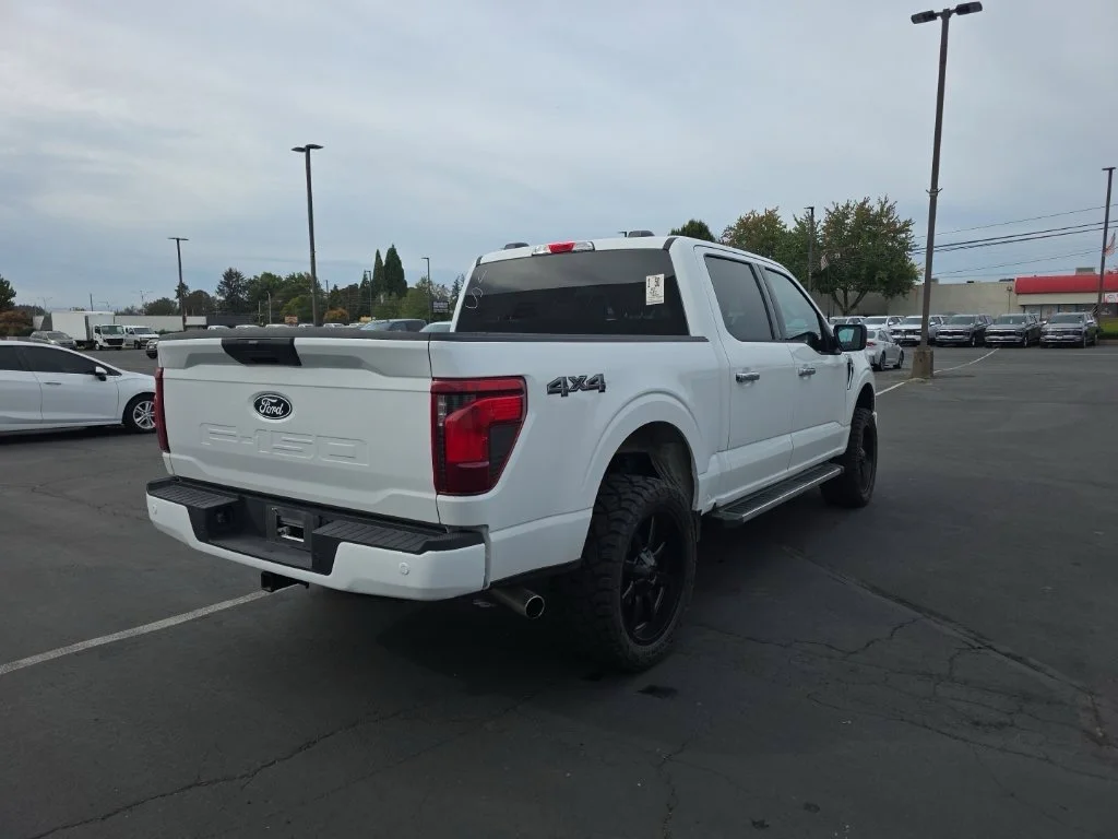 Used 2025  Ford XLT image 6