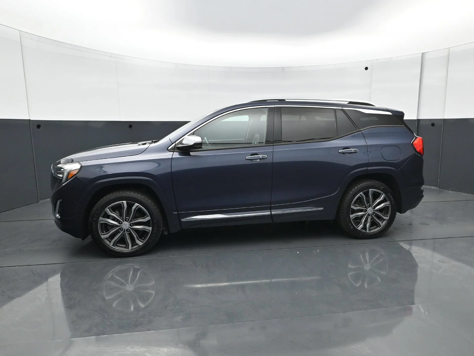 Used 2018 Blue Steel Metallic GMC Denali image 3
