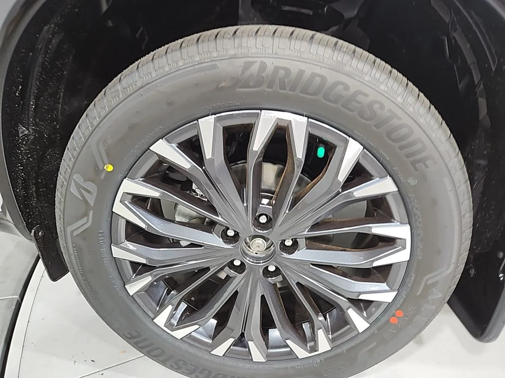 2025 Nissan Rogue Platinum - Photo 27