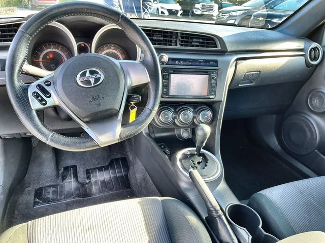 Used 2014 White Scion Base image 13