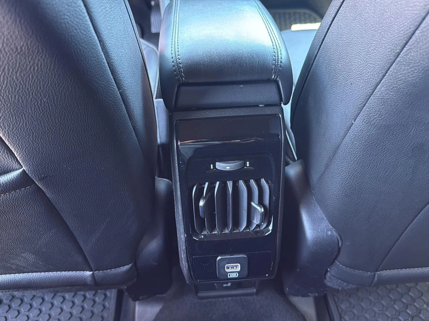 Used 2025 Red Hot Pearlcoat Jeep Trailhawk image 17