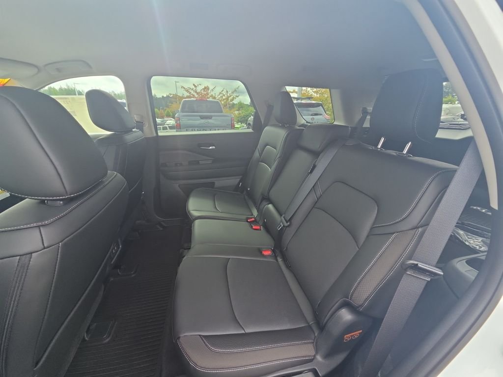2026 Nissan Pathfinder SL - Photo 17