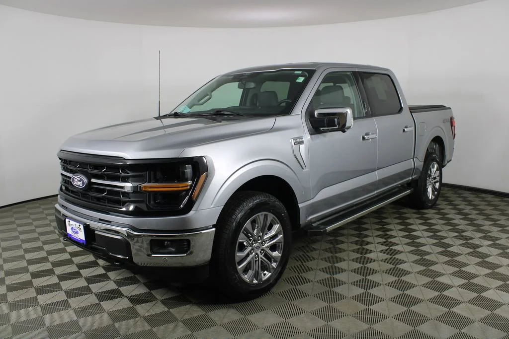 Used 2024 Gray Ford XLT image 3
