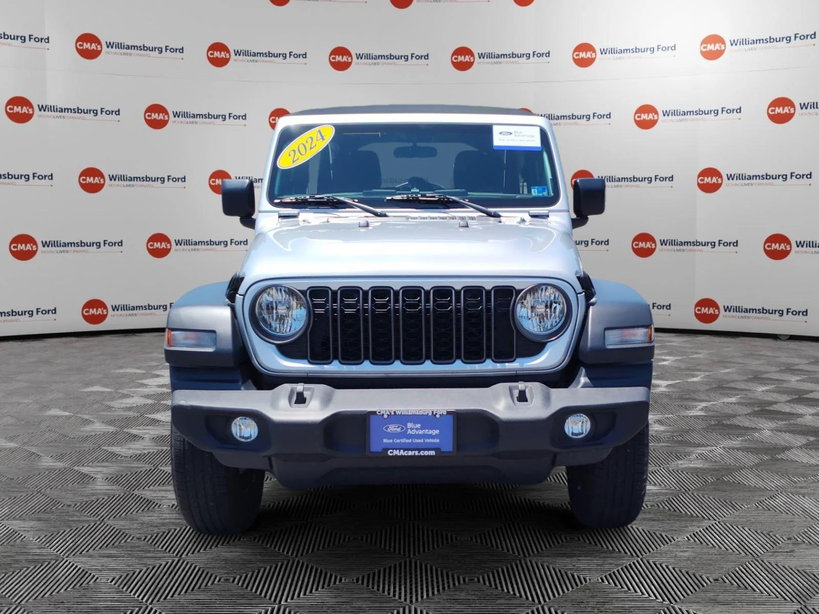 Used 2024 Silver Zynith Clearcoat Jeep Sport S image 8