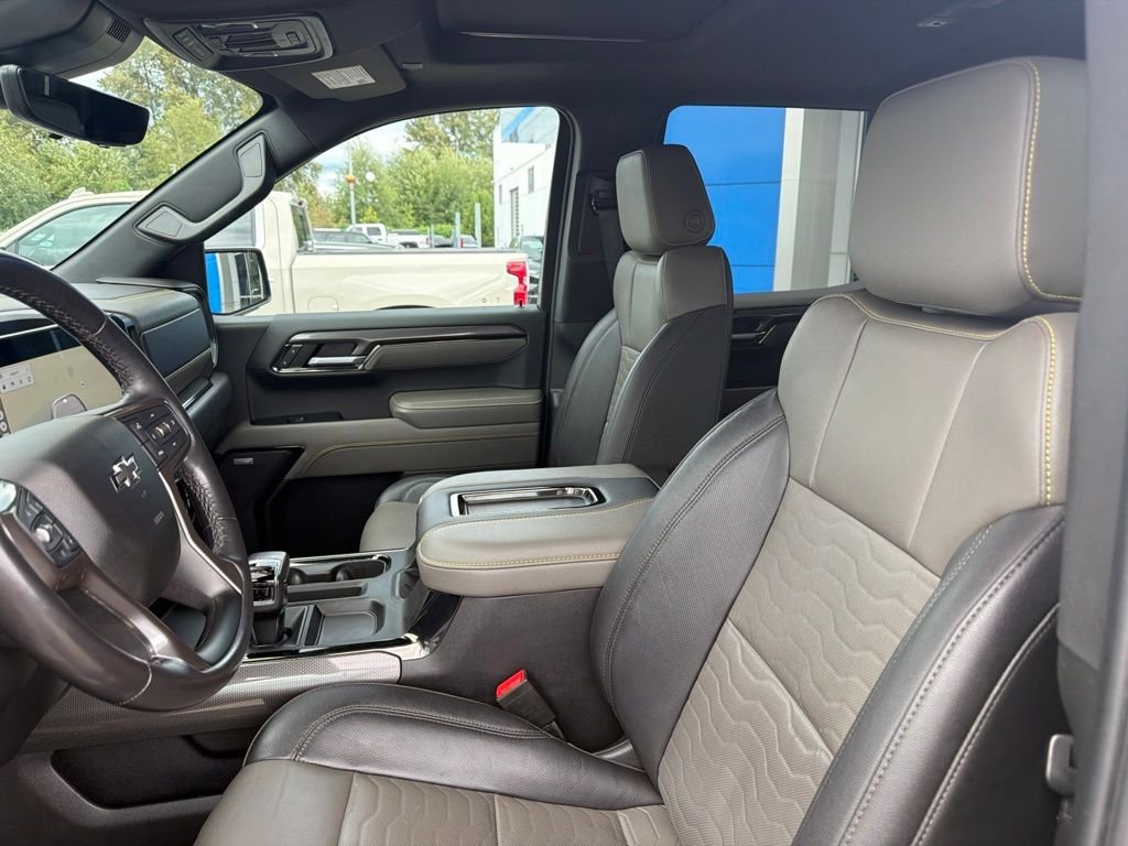 Used 2022 Black Chevrolet ZR2 image 22