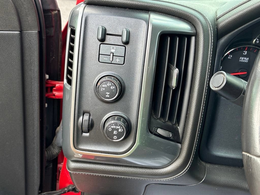 Used 2015 FIRE RED GMC SLE image 29