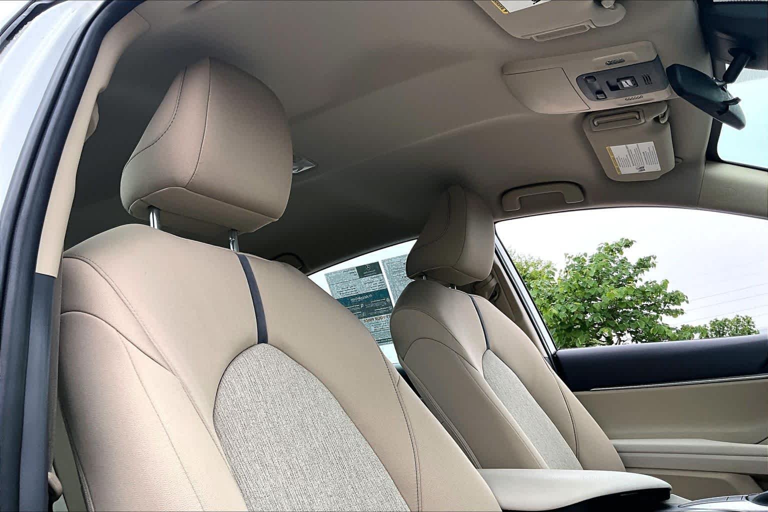 Used 2024 Ice Cap Toyota LE image 21
