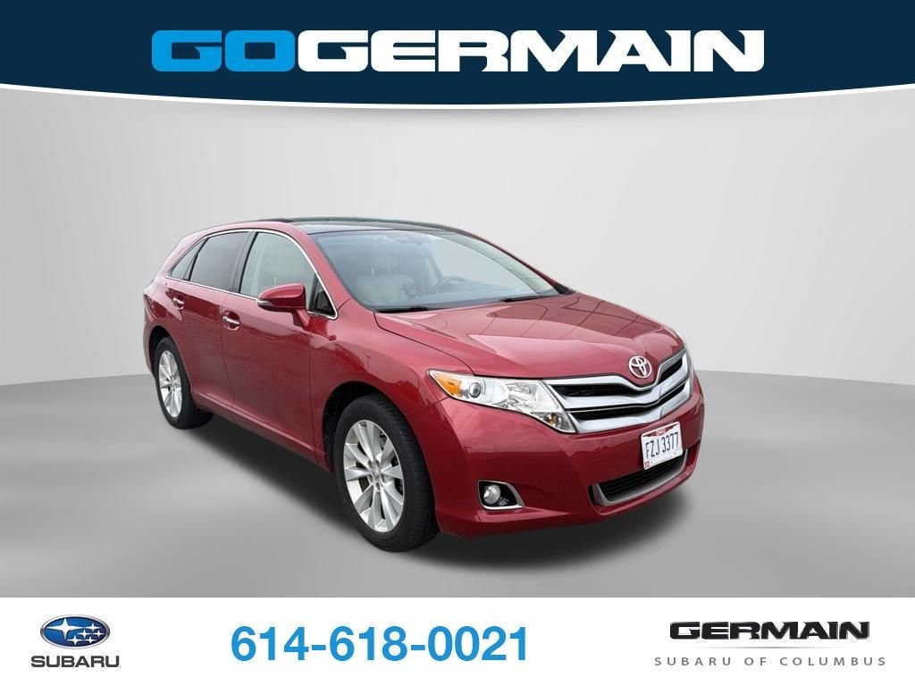 Used 2013 Red Toyota XLE image 10