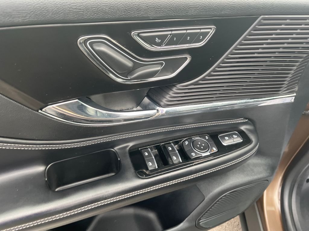 Used 2022 Brown Lincoln Standard image 10