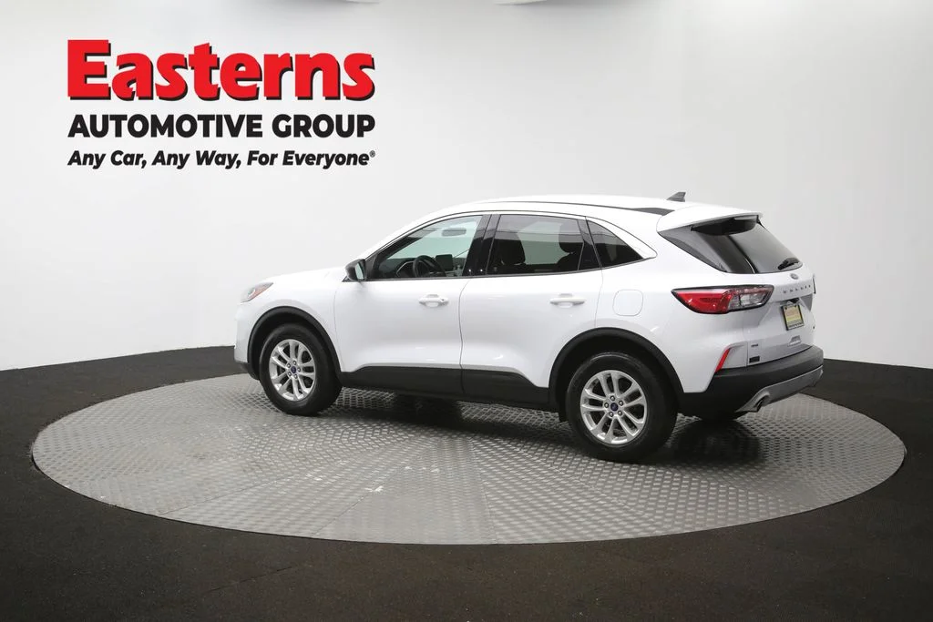Used 2022 White Ford SE image 63