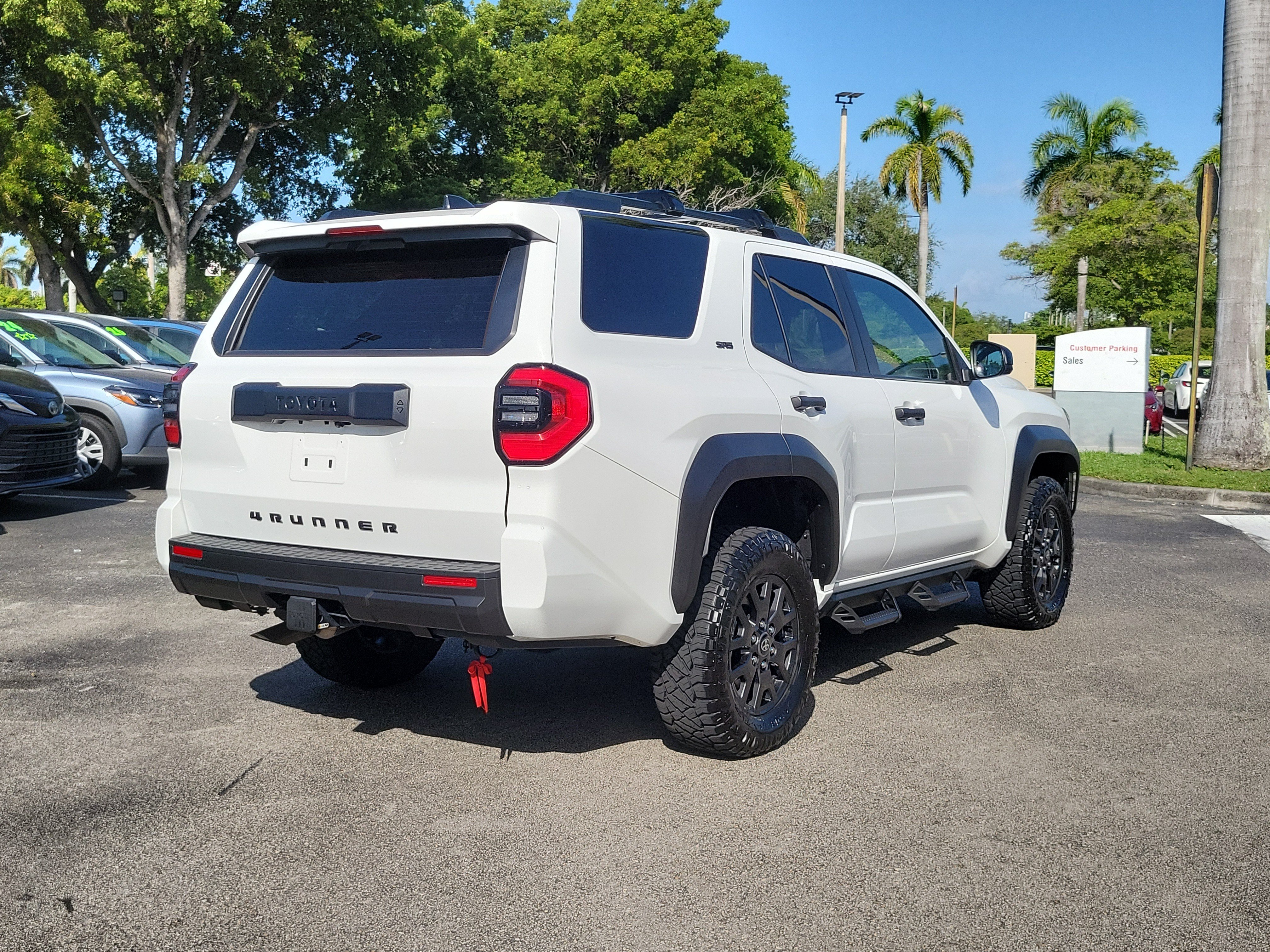 Used 2025 Ice Toyota SR5 image 5