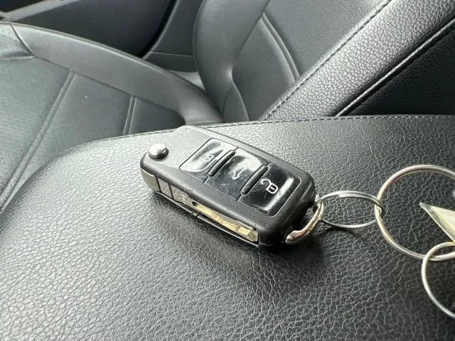 Used 2014 Reflex Silver Metallic Volkswagen TDI SE w/Sunroof image 14