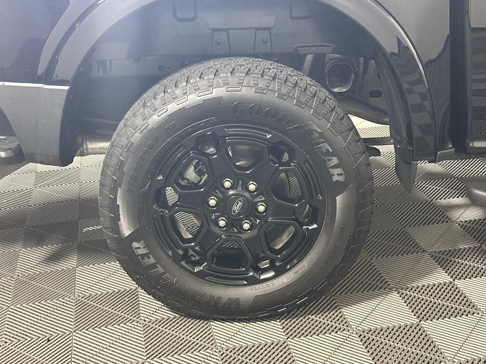New 2025 Shadow Black Ford XLT image 22