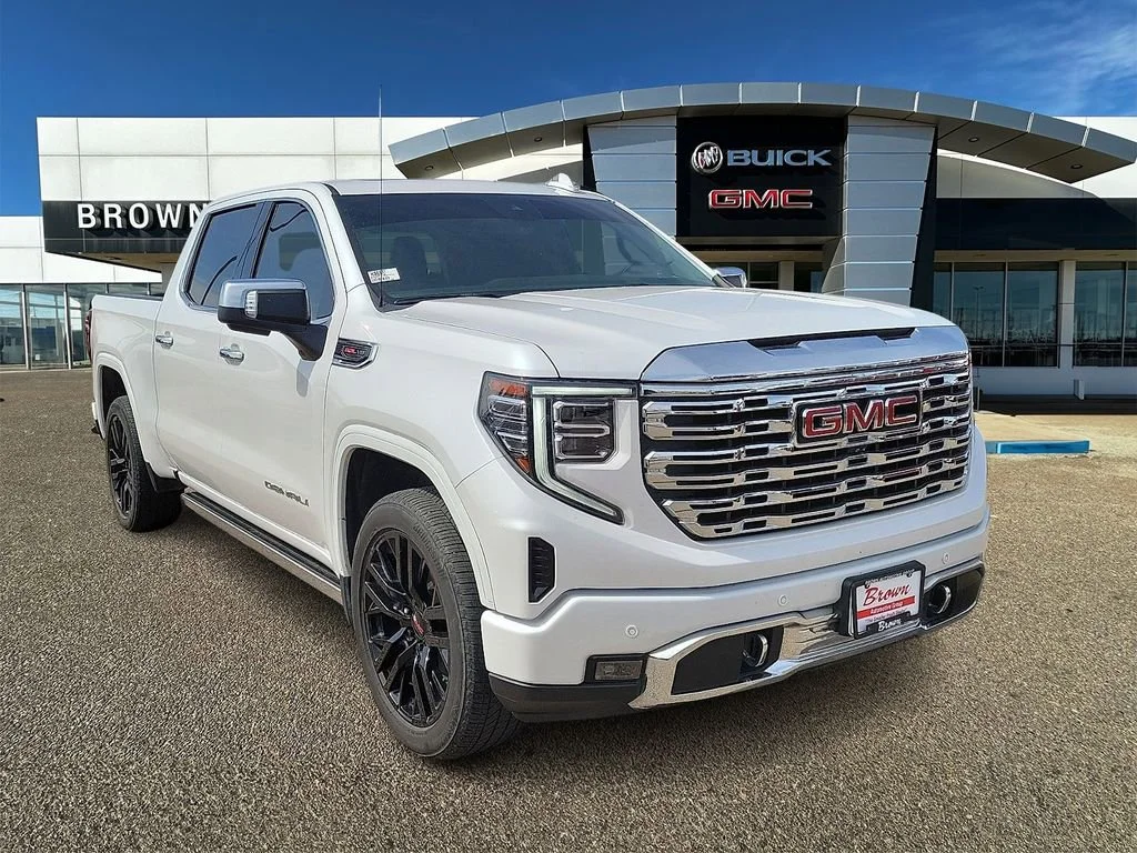2023 GMC Sierra 4WD Crew Cab Short Box Denali's photo