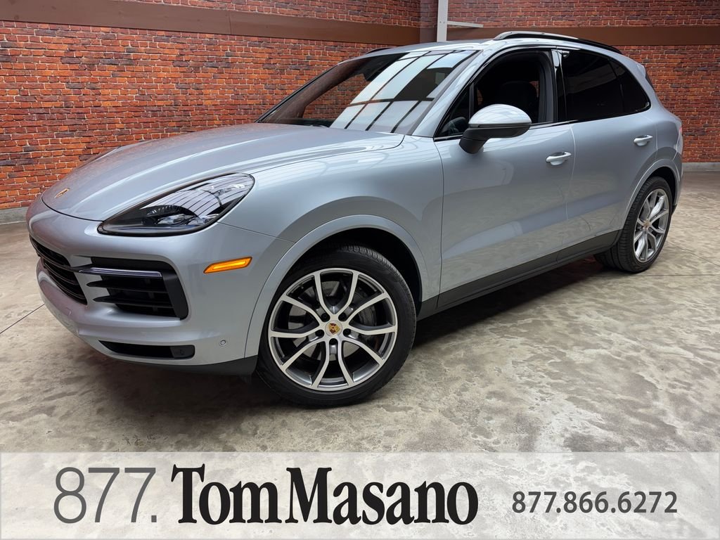 2023 Porsche Cayenne S's photo