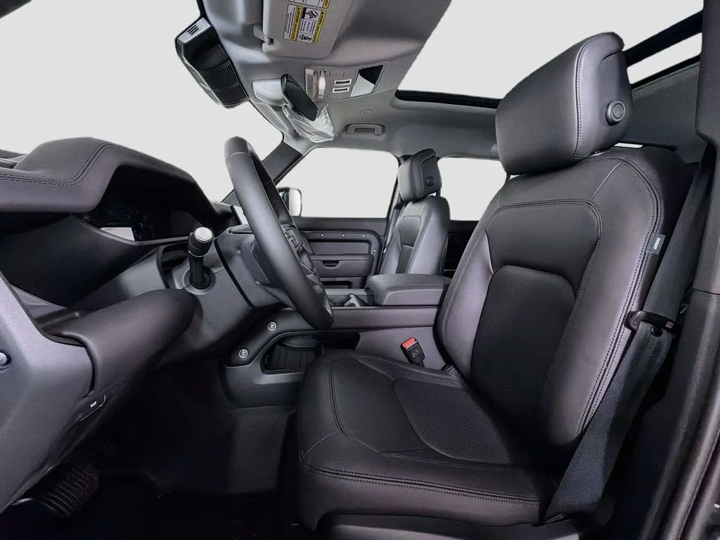 New 2026 Carpathian Grey Land Rover X-Dynamic SE image 22