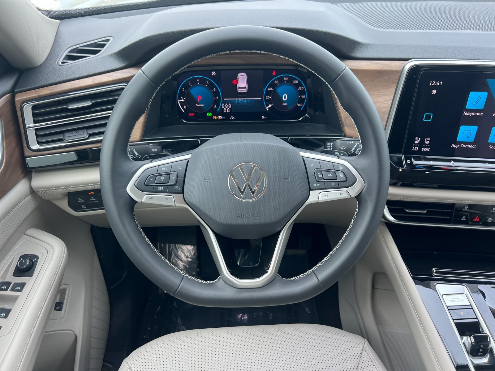 New 2026 Silver Mist Metallic Volkswagen 2.0T SE w/Technology image 13