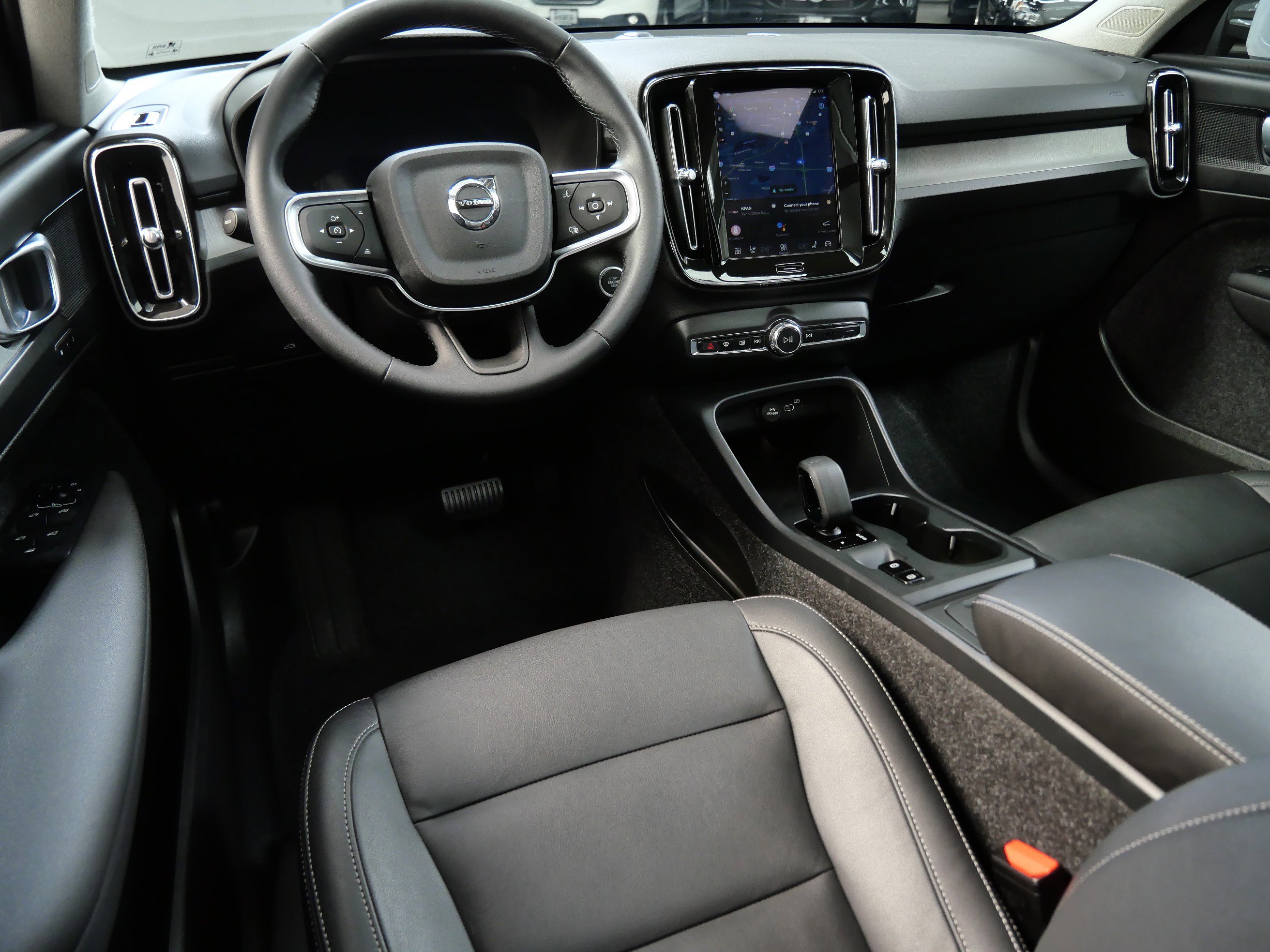 Used 2025 Volvo XC40 Core with VIN YV4L12UJXS2564168 for sale in Minnetonka, Minnesota