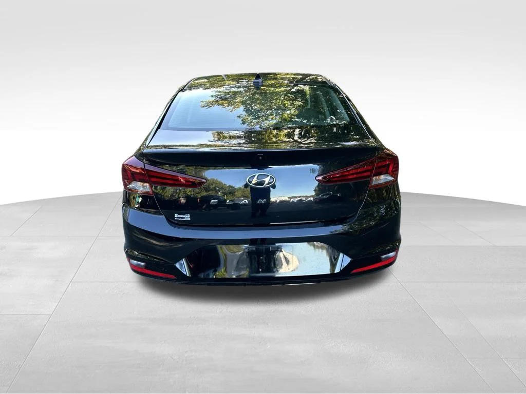 Used 2019 Black Hyundai Value Edition image 4