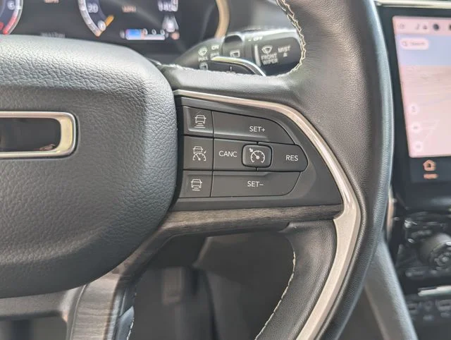 Used 2022 Silver Jeep Limited image 13