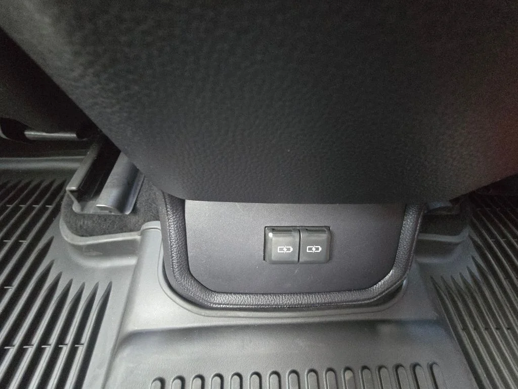 Used 2024 Silver Toyota XLE image 22