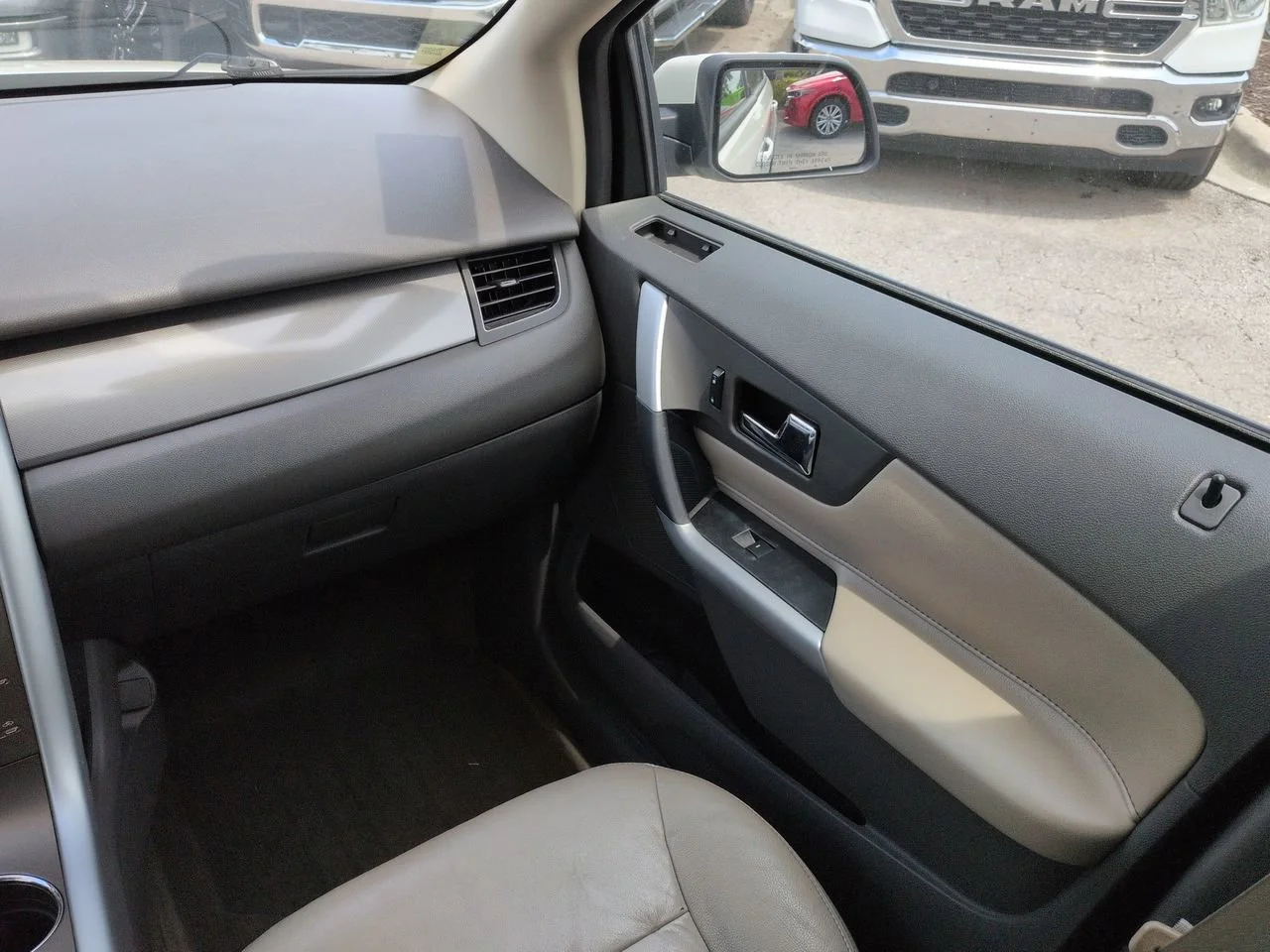 Used 2013 White Suede Ford SEL image 17