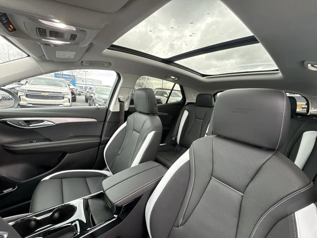 New 2026 Iridescent White Tricoat Buick Sport Touring image 22