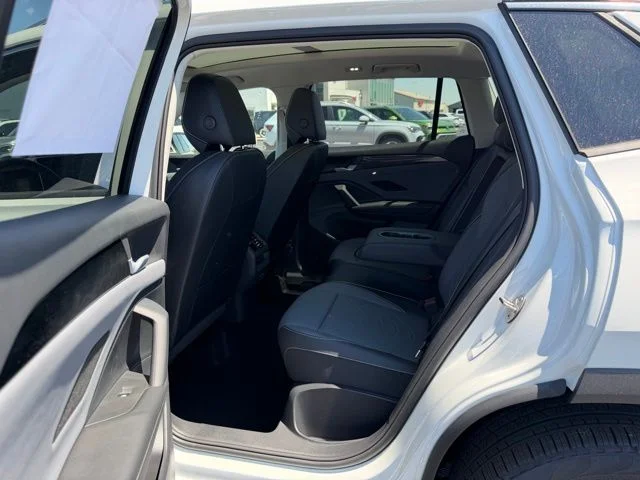 New 2026 White Volkswagen 2.0T SE image 9