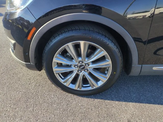 Used 2018 Black Lincoln Reserve image 10