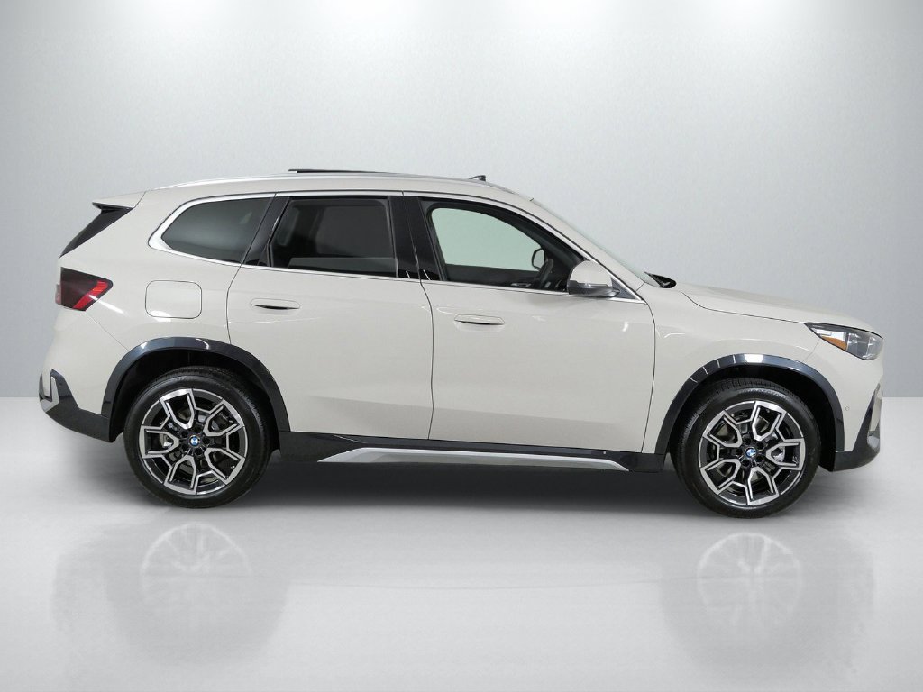 New 2027 Dune Grey Metallic BMW xDrive28i image 8