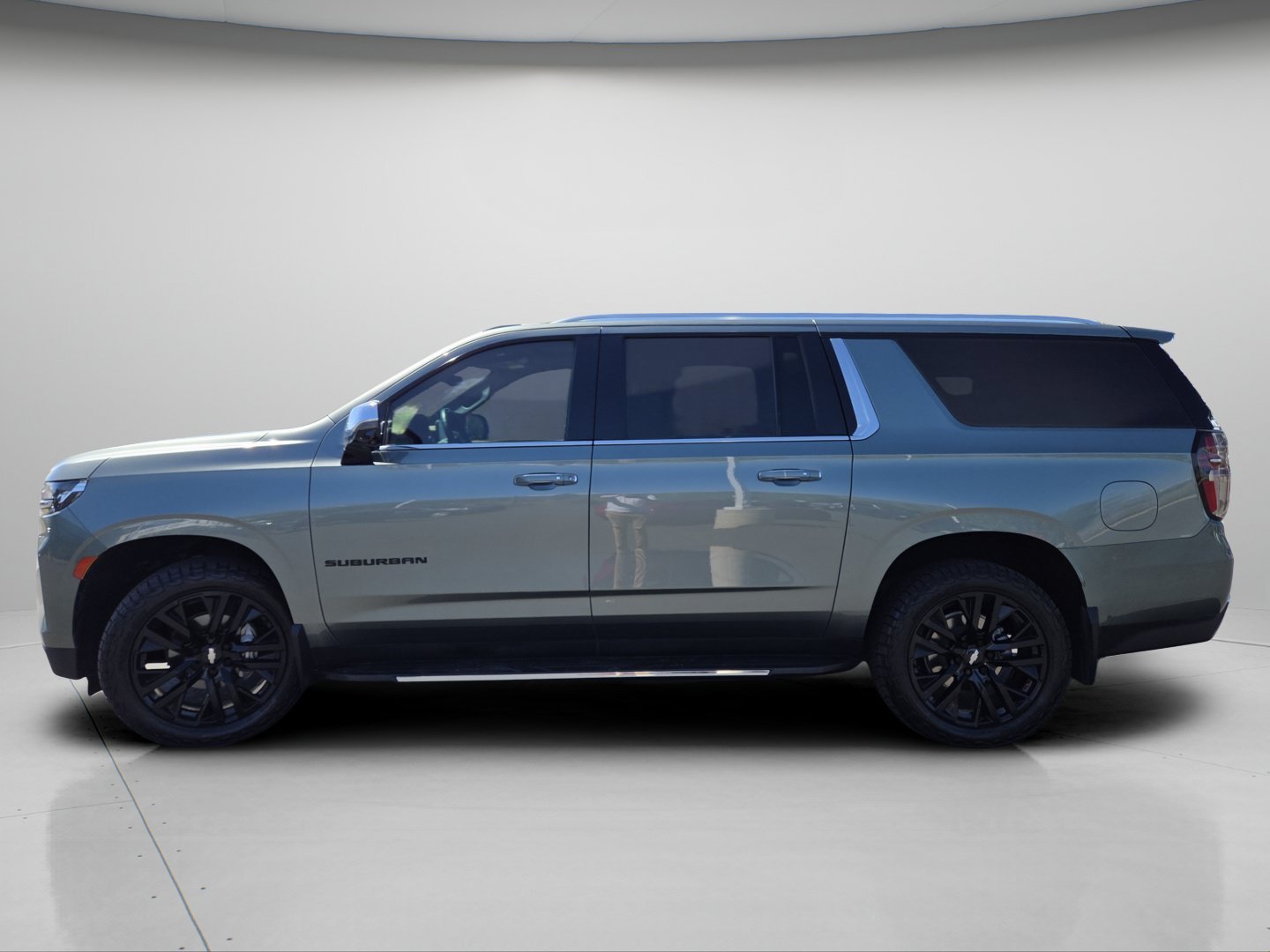 Used 2023 Silver Sage Metallic Chevrolet Premier image 26