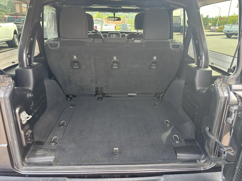Used 2018 Granite Crystal Metallic Clearcoat Jeep Sport S image 14