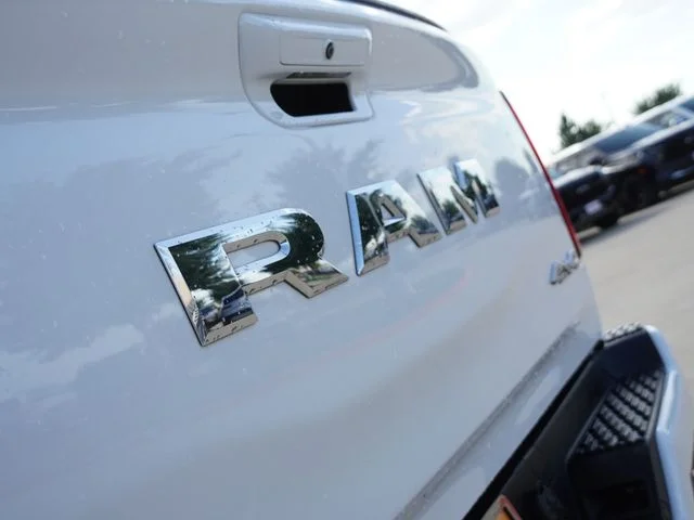 Used 2025 White Ram Big Horn/Lone Star image 14