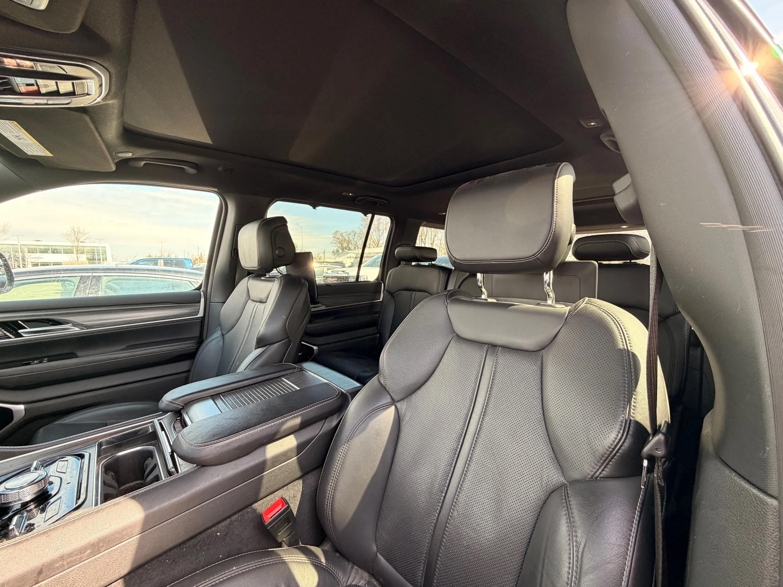 Used 2023  Jeep Series III image 6