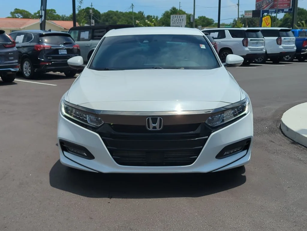 Used 2018  Honda Sport image 10