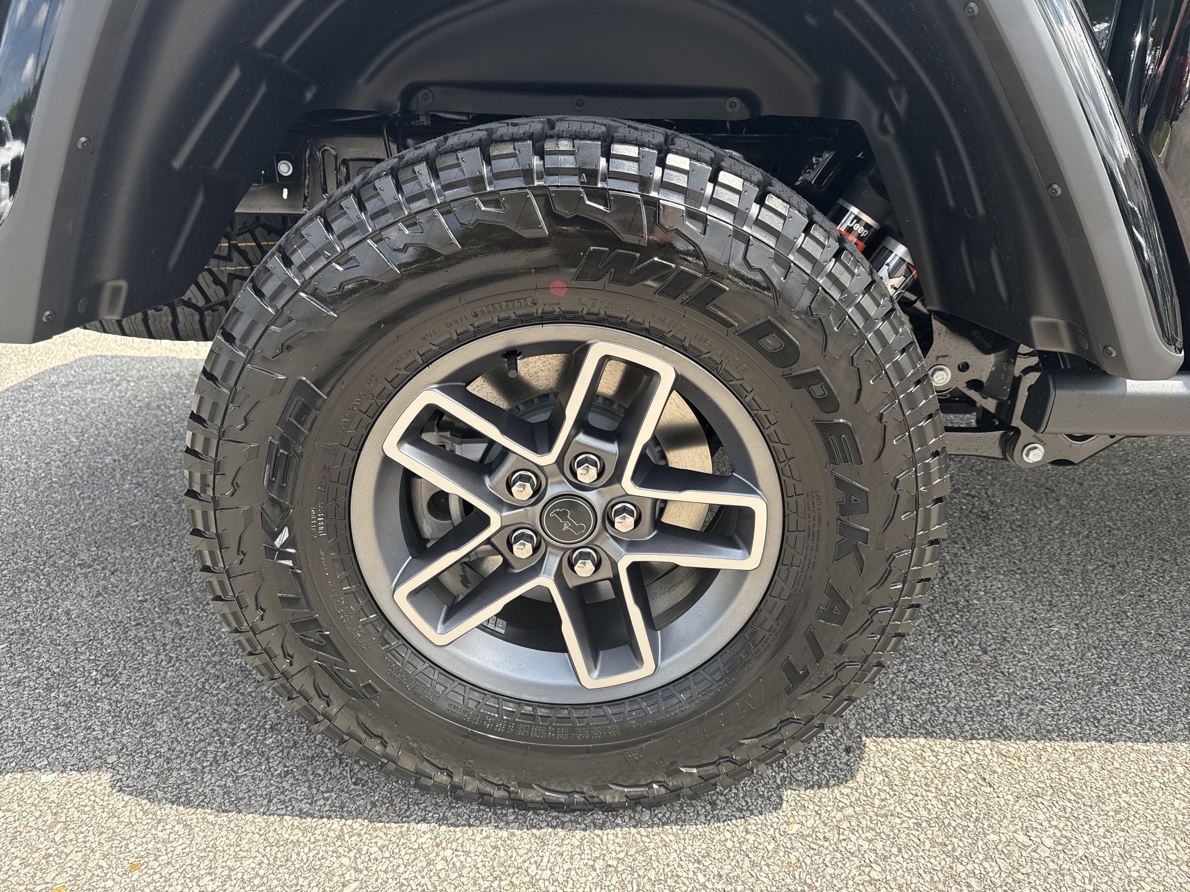 New 2026 Black Clear-Coat Exterior Paint Jeep Mojave X image 18