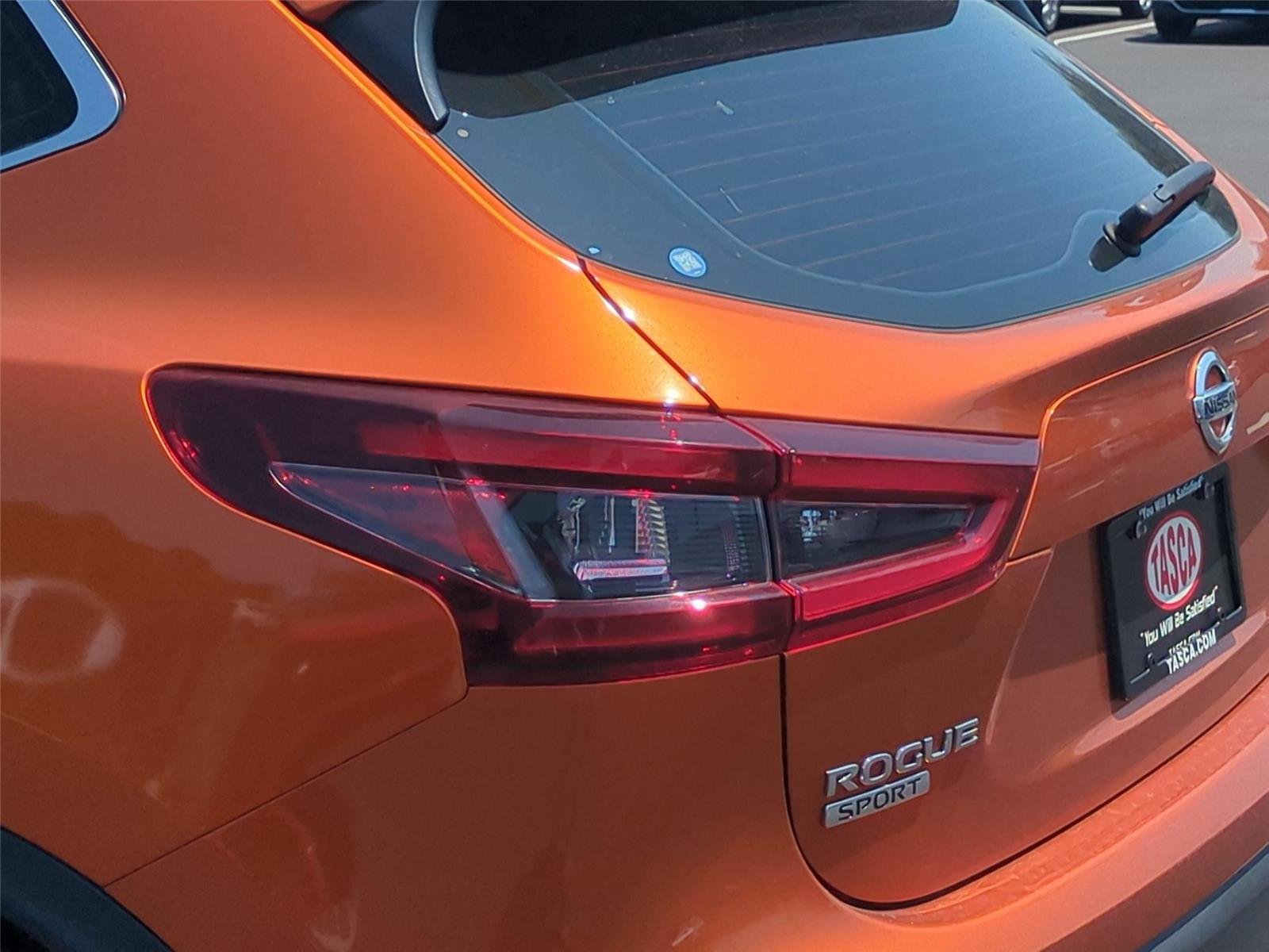 Used 2021 Monarch Orange Metallic Nissan SL image 12