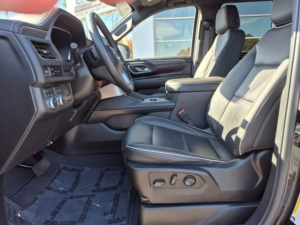 Used 2024 Black GMC Denali image 9