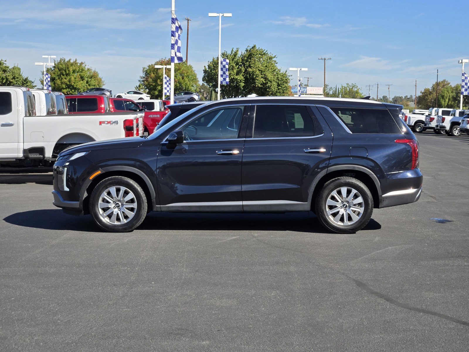 Used 2025 Moonlight Cloud Hyundai SEL image 7